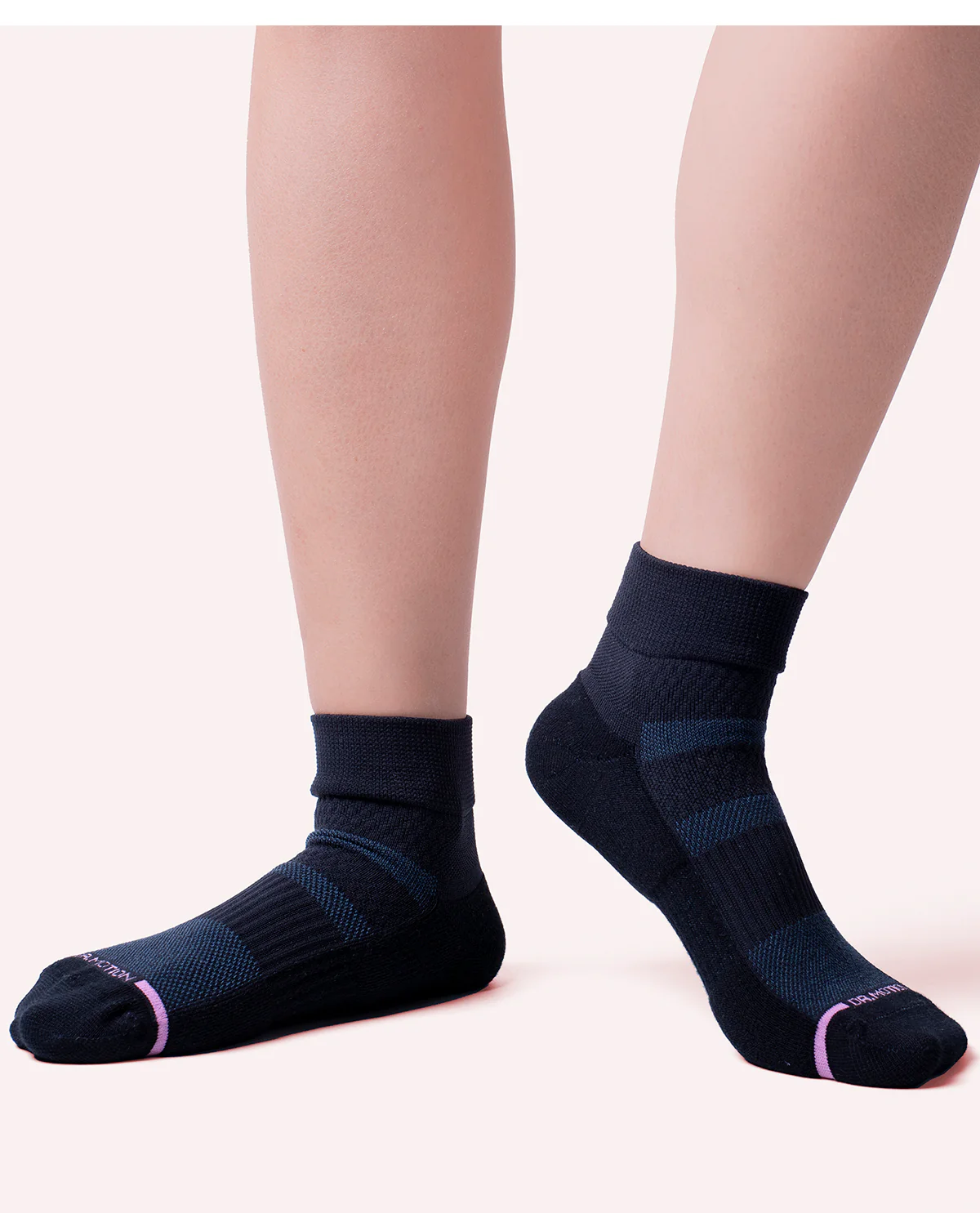 Dr. Motion 2PK Black Quarter Compression Socks - Image 2
