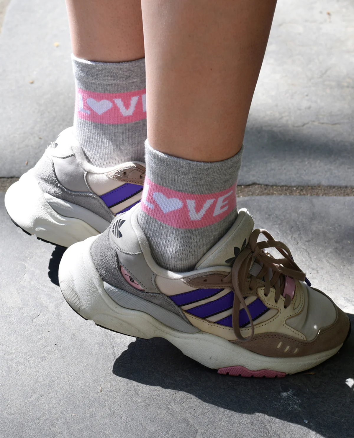 Dr. Motion 2PK Love Compression Mid Crew Socks Lt Grey - Image 2