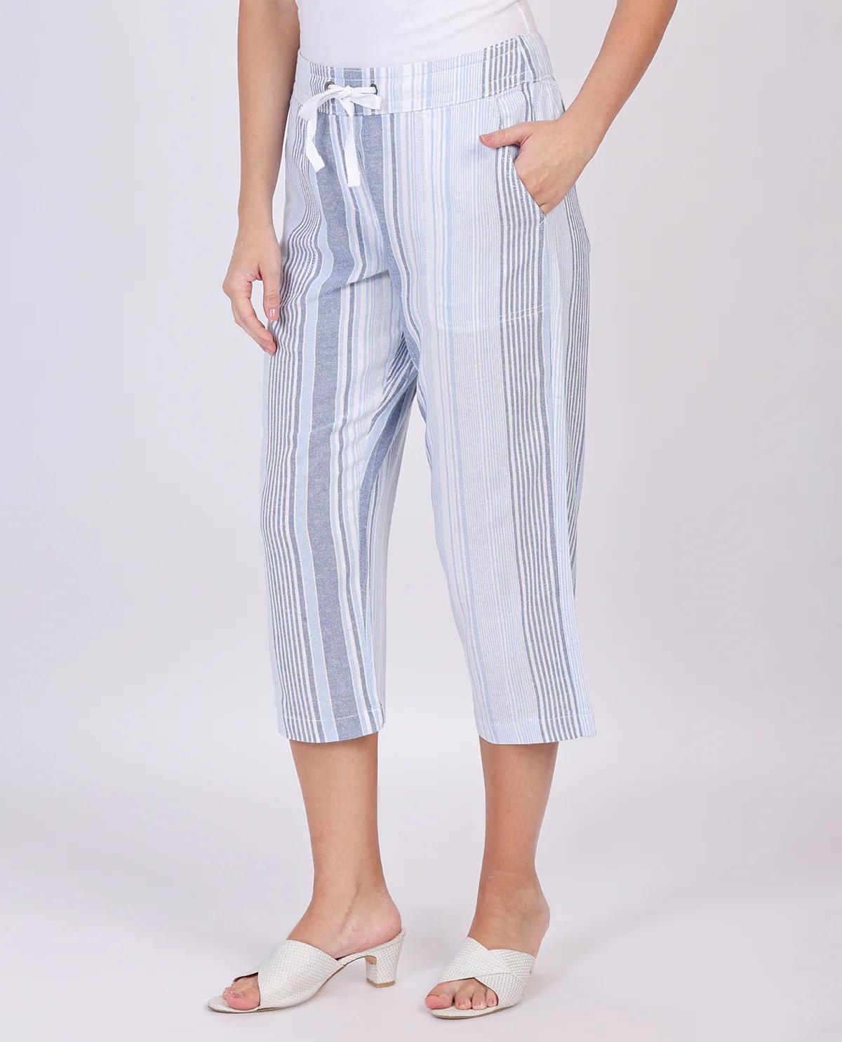 Dash 21" Linen Capri - Image 2