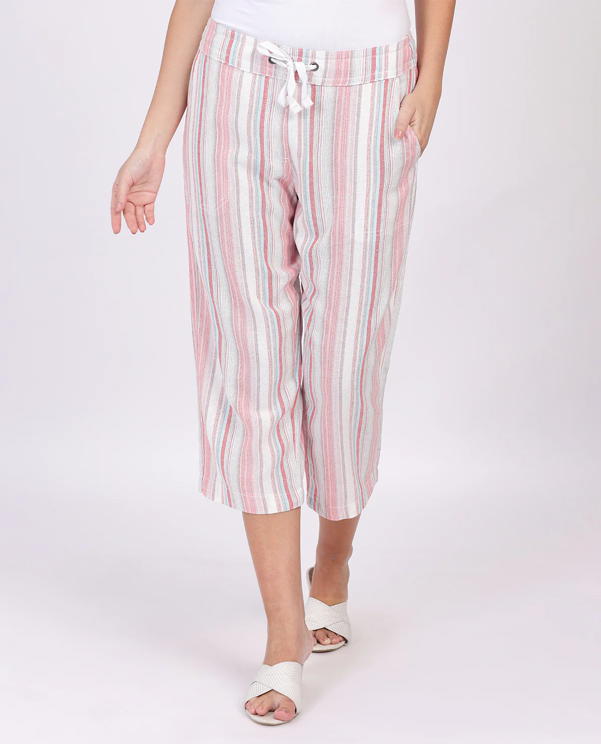 Dash 21" Linen Capri - Image 4