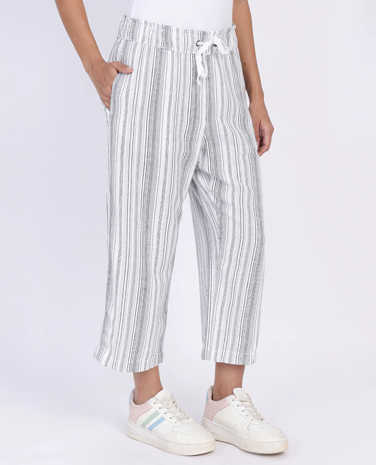 Dash 22" Linen Capri - Image 2