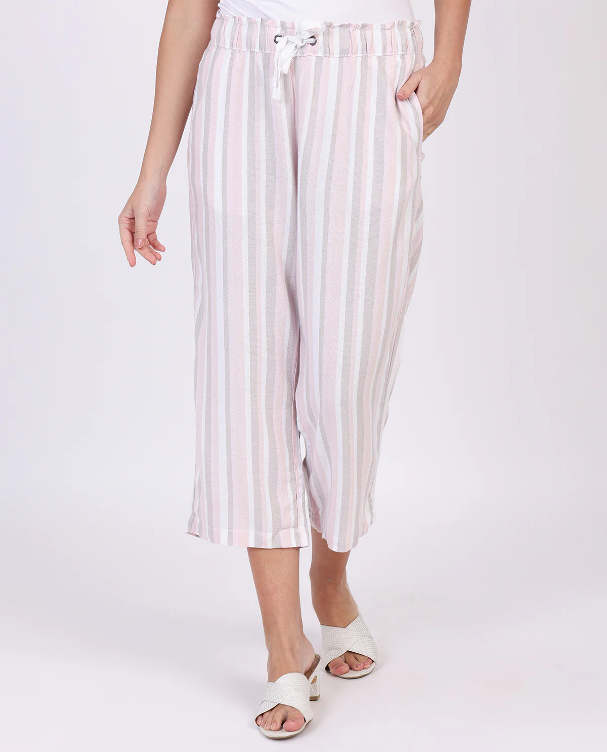 Dash 22" Linen Capri - Image 9
