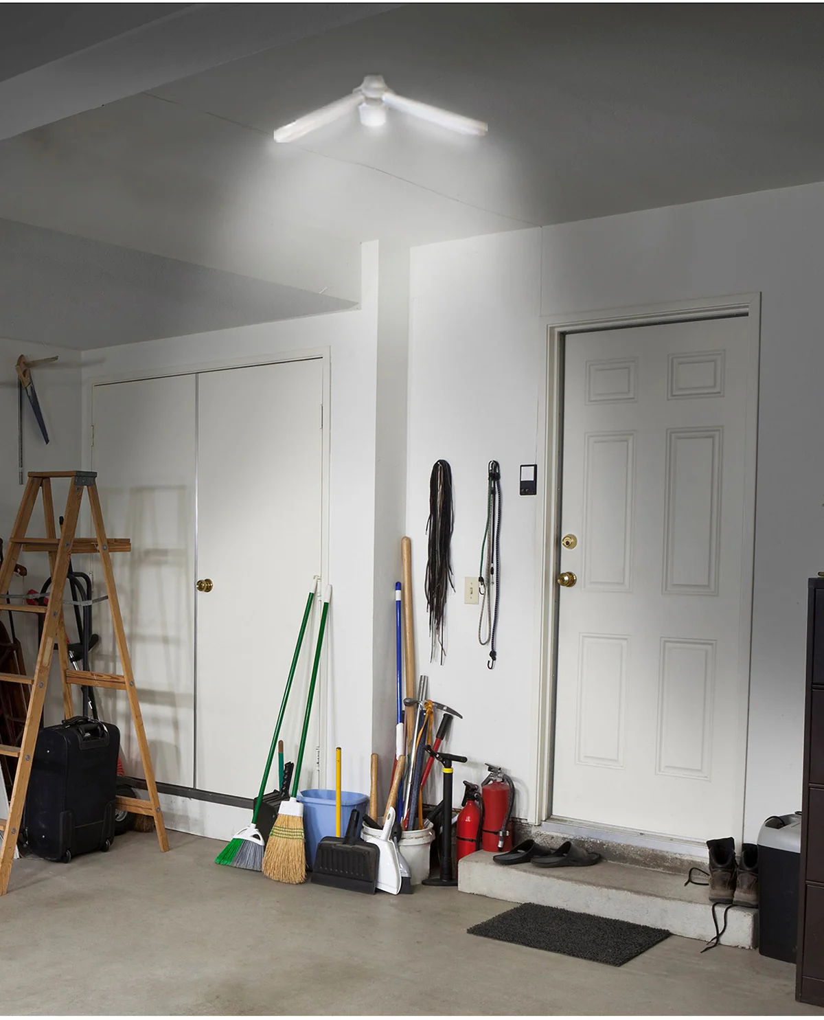 Flex Ceiling & Garage Light - Image 3