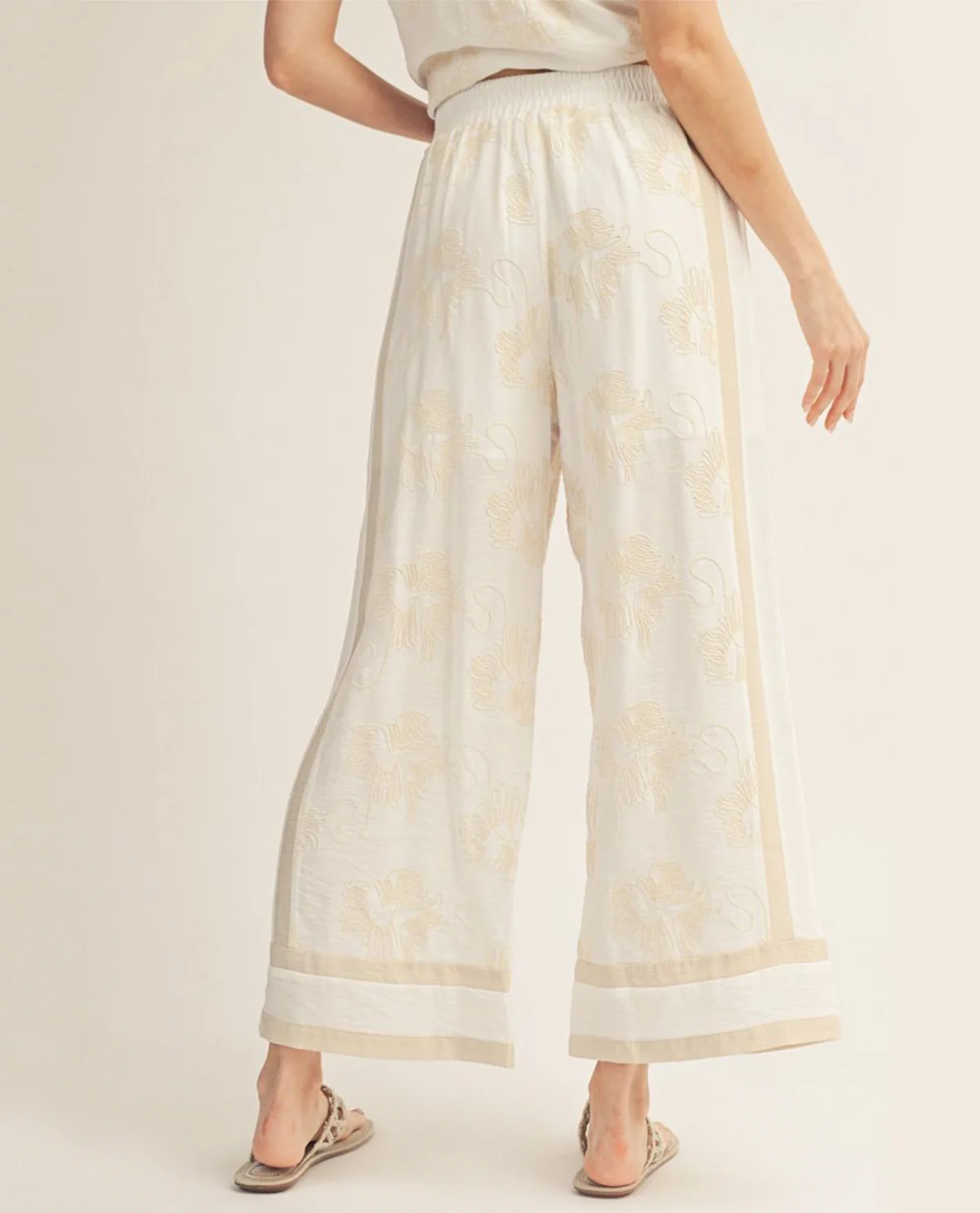 Jodifl Print Soft Crop Pant With Solid Trim Off White - Image 2