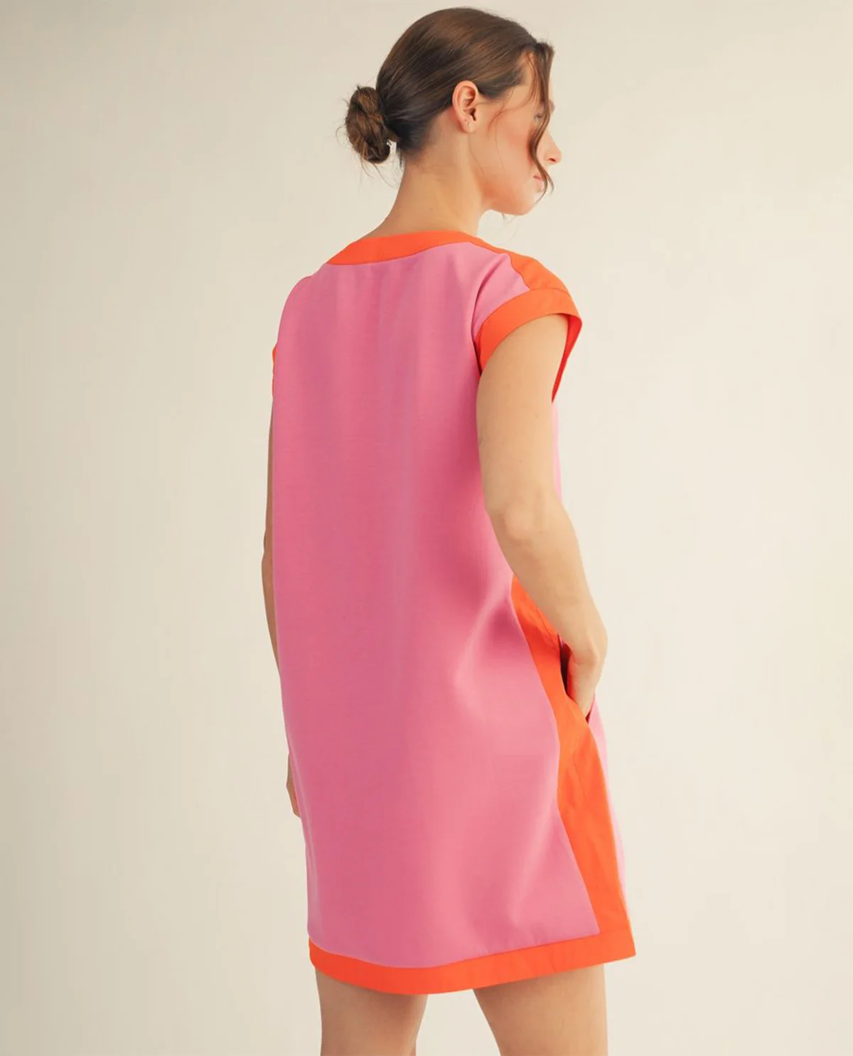 Jodifl Solid V-Neck Dress With Contrast Trim - Image 5