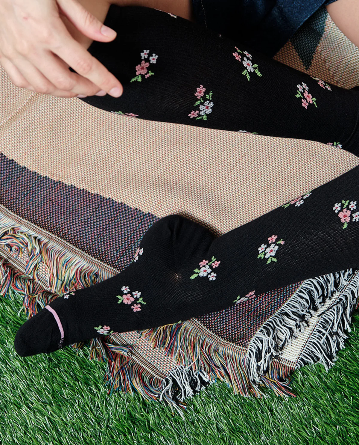 Dr. Motion Ditsy Floral Knee High Compression Socks Black - Image 3