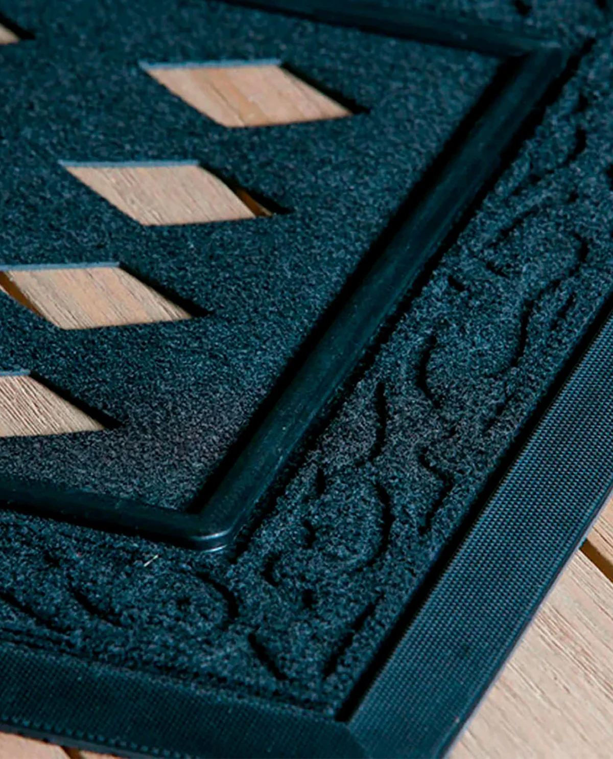 Sass Dec Scroll Mat Black - Image 3