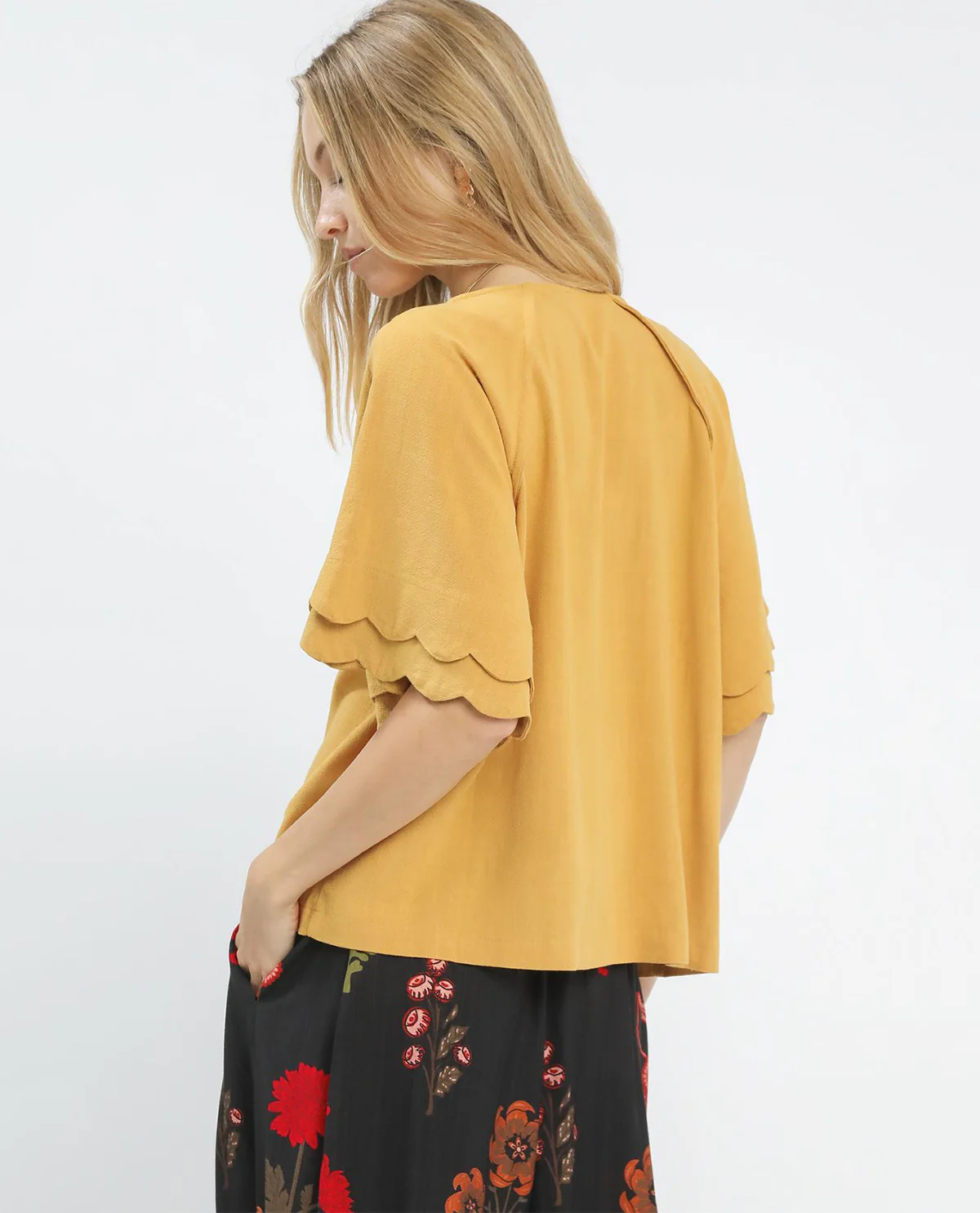 Umgee Linen Scallop Solid Ruffle Sleeve Top Yellow - Image 3