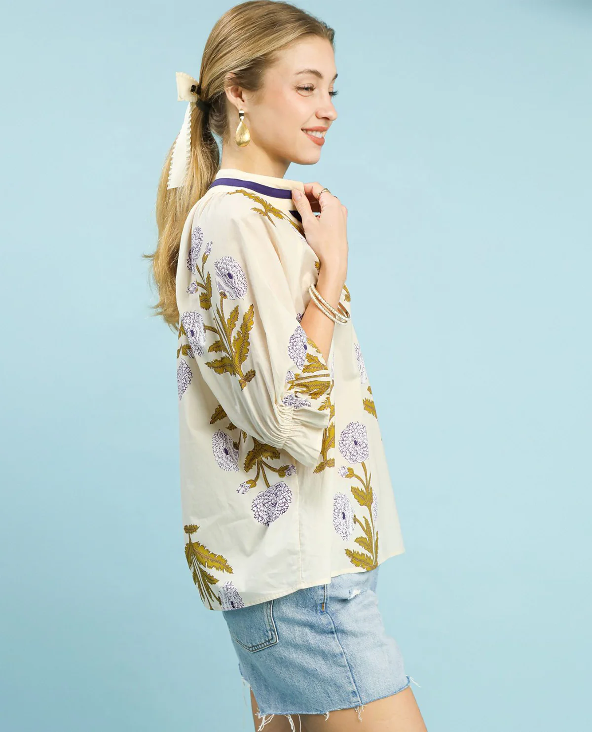 Umgee V-Neck Floral Top With Contrast Binding Cream - Image 2